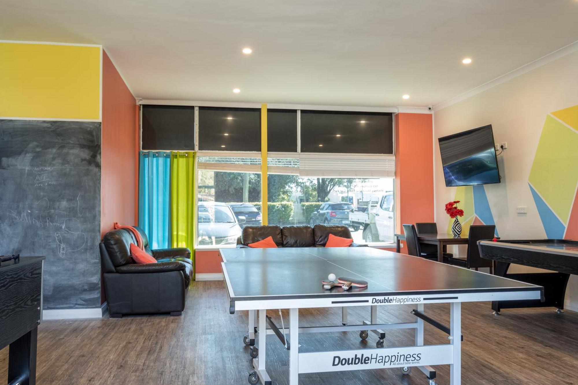 Отель Big4 Perth Midland Tourist Park Middle Swan Экстерьер фото